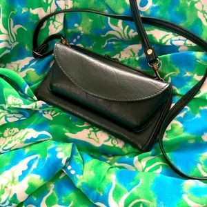 Crossbody purse